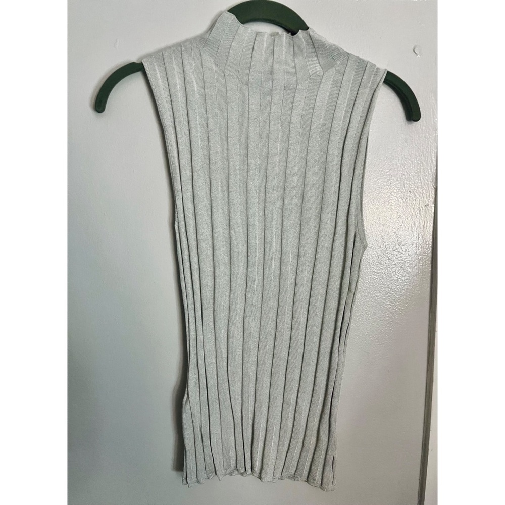 Metallic Sleeveless Ribbed Knit Top in Light Gray